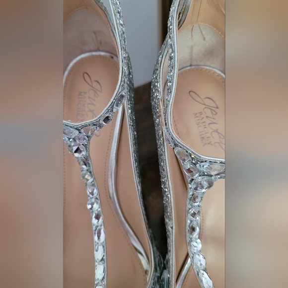 Badgley Mischka silver crystal t-strap heels NWOT size 8 Conroy T strap - Picture 5 of 8
